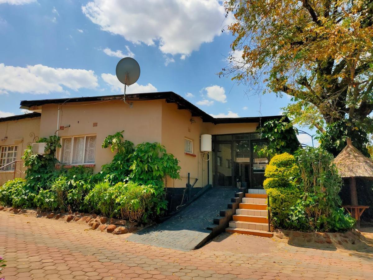Golden Days Lodge Λίβινγκστον Εξωτερικό φωτογραφία